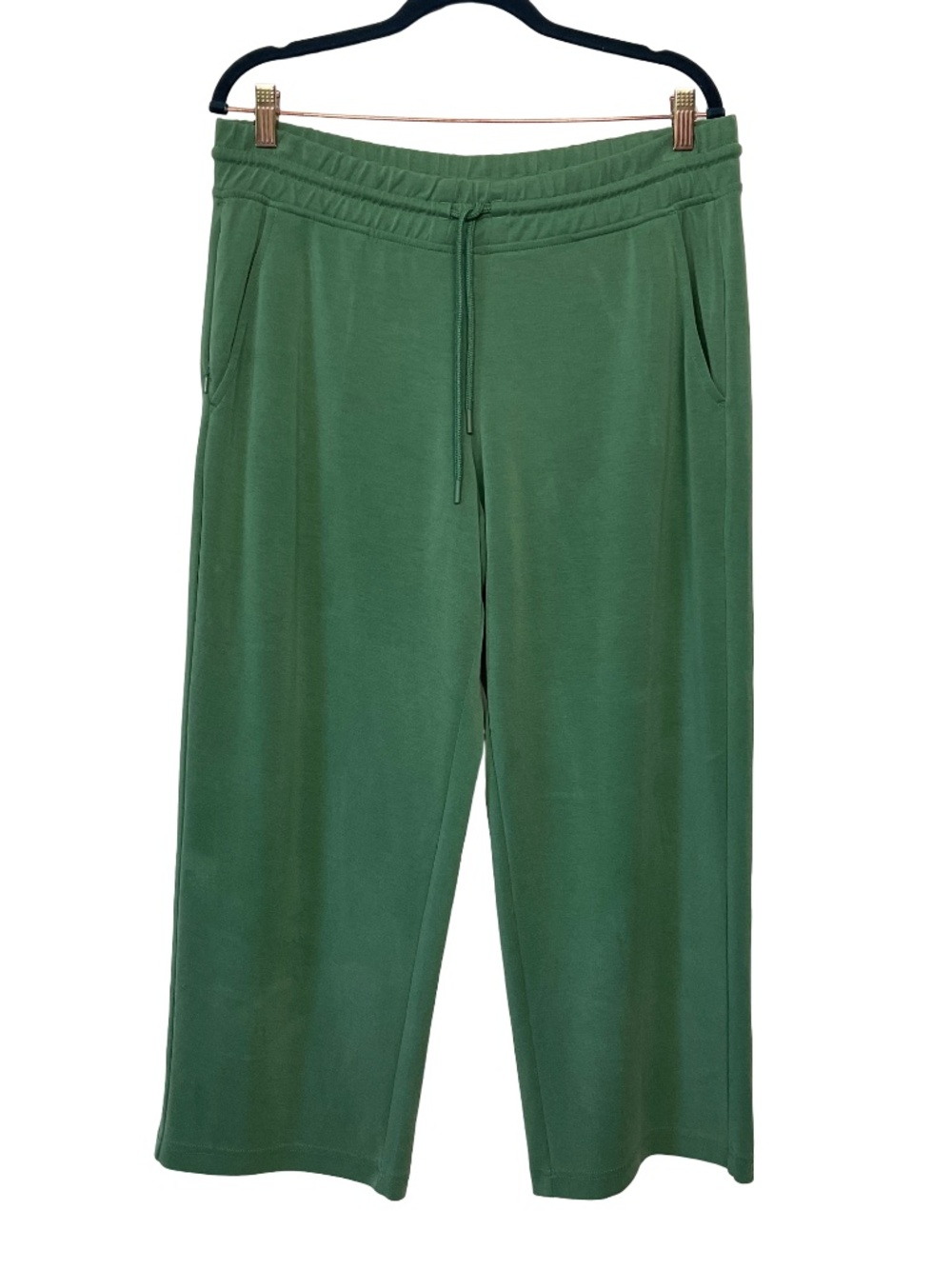 ATHLETA Seasoft Mid Rise Straight Crop - Picture 4 of 10